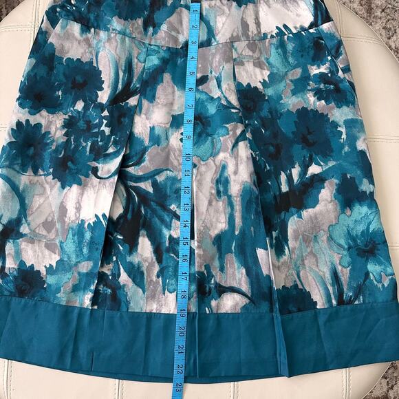 Ann Taylor Teal Gray Watercolor Floral Pleated Skirt With Pockets Size 10 - Picture 9 of 9